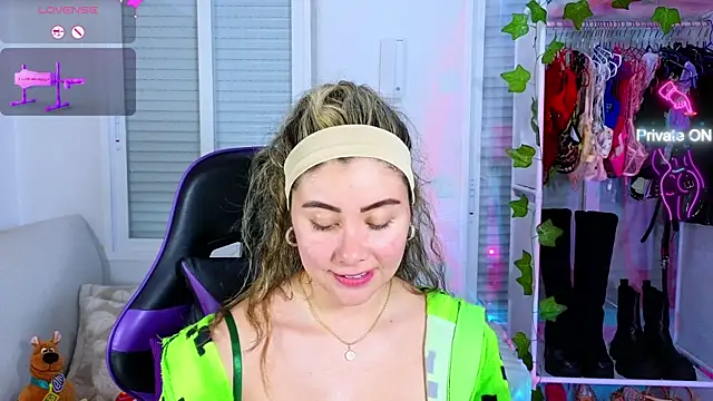 Snapshot of Tawny_cox chatting on 01/27/25, 07:24 Tawny cox online show from 01/27/25, 07:24