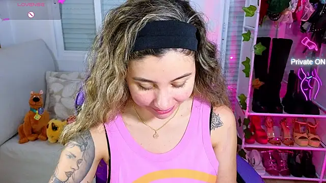 Snapshot of Tawny_cox chatting on 01/28/25, 12:11 Tawny cox online show from 01/28/25, 12:11