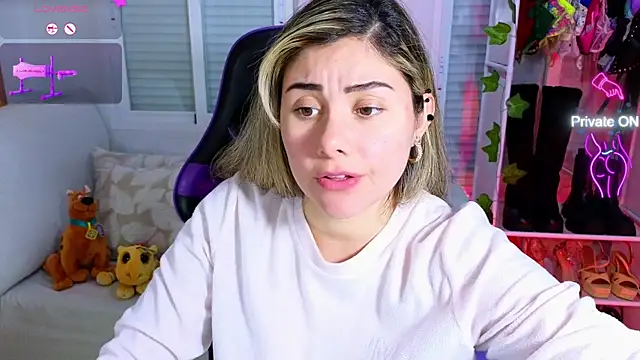 Snapshot of Tawny_cox chatting on 02/03/25, 03:27 Tawny cox online show from 02/03/25, 03:27