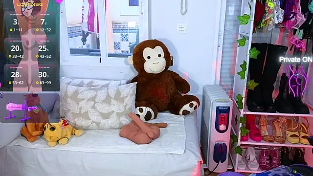 Snapshot of Tawny_cox chatting on 02/16/25, 03:48 Tawny cox online show from 02/16/25, 03:48