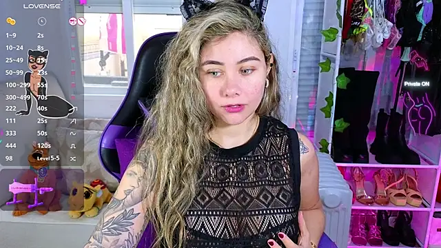 Snapshot of Tawny_cox chatting on 03/02/25, 10:35 Tawny cox online show from 03/02/25, 10:35