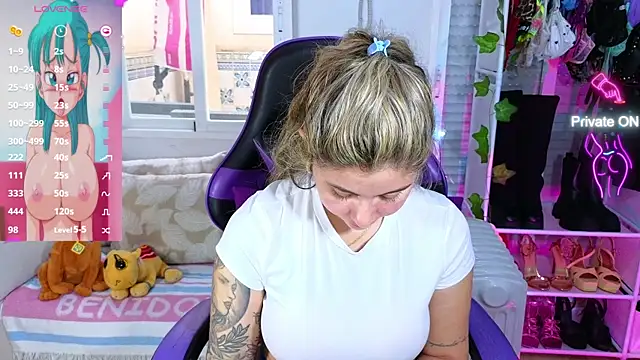 Snapshot of Tawny_cox chatting on 03/07/25, 04:33 Tawny cox online show from 03/07/25, 04:33