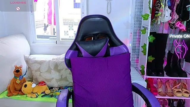 Snapshot of Tawny_cox chatting on 03/12/25, 02:23 Tawny cox online show from 03/12/25, 02:23