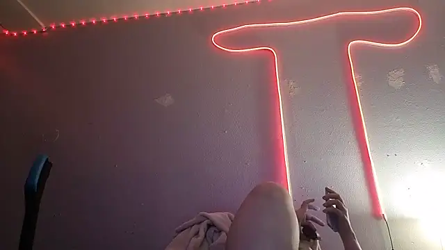 Snapshot of kittykat_1999@xh chatting on 10/16/25, 08:59 kittykat 1999xh online show from 10/16/25, 08:59