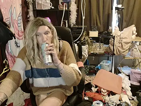 Snapshot of Ombeline1 chatting on 11/15/25, 02:24 Ombeline1 online show from 11/15/25, 02:24