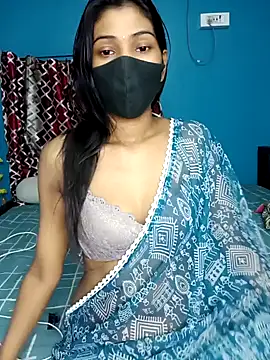 Snapshot of Triha_18 chatting on 12/23/24, 03:44 Triha 18 online show from 12/23/24, 03:44