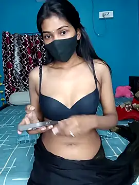 Snapshot of Triha_18 chatting on 01/06/25, 07:35 Triha 18 online show from 01/06/25, 07:35