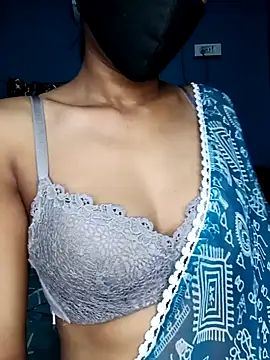 Snapshot of Triha_18 chatting on 01/16/25, 11:37 Triha 18 online show from 01/16/25, 11:37