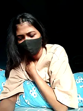 Snapshot of Triha_18 chatting on 02/07/25, 10:08 Triha 18 online show from 02/07/25, 10:08