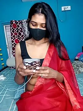 Snapshot of Triha_18 chatting on 02/14/25, 11:42 Triha 18 online show from 02/14/25, 11:42