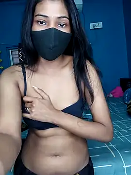 Snapshot of Triha_18 chatting on 02/20/25, 10:59 Triha 18 online show from 02/20/25, 10:59