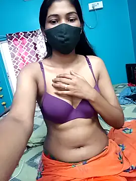 Snapshot of Triha_18 chatting on 09/25/25, 04:49 Triha 18 online show from 09/25/25, 04:49