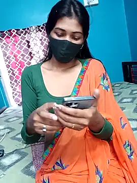 Snapshot of Triha_18 chatting on 09/28/25, 06:19 Triha 18 online show from 09/28/25, 06:19