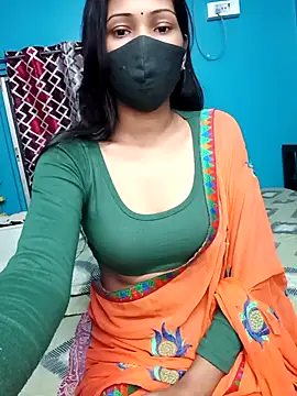 Snapshot of Triha_18 chatting on 10/11/25, 05:44 Triha 18 online show from 10/11/25, 05:44