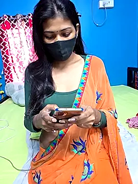 Snapshot of Triha_18 chatting on 11/06/25, 05:30 Triha 18 online show from 11/06/25, 05:30