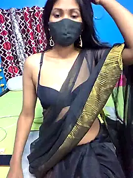 Snapshot of Triha_18 chatting on 11/15/25, 06:59 Triha 18 online show from 11/15/25, 06:59