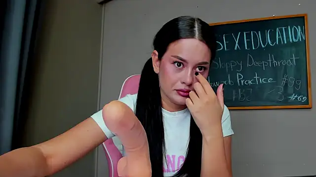 AmedeeaBanks online show from 01/27/25, 08:49