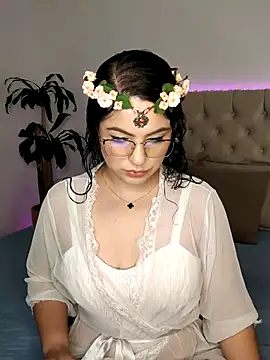 Snapshot of Lia_Hurley chatting on 02/05/25, 03:09 Lia Hurley online show from 02/05/25, 03:09