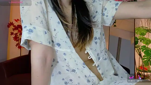 Snapshot of Kirei_kirei chatting on 01/02/25, 10:48 Kirei kirei online show from 01/02/25, 10:48