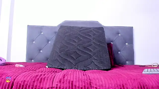 mariana preciado online show from 12/31/24, 09:50