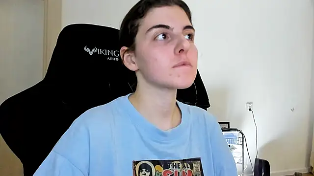 emmamurrr online show from 11/11/25, 04:07