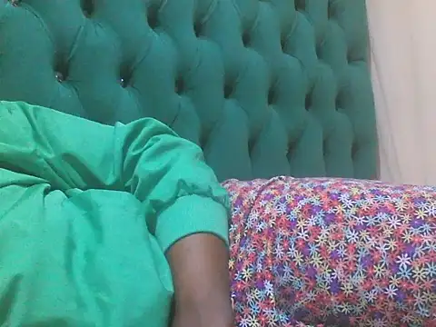 Snapshot of Sexy_Riri chatting on 10/07/25, 01:41 Sexy Riri online show from 10/07/25, 01:41