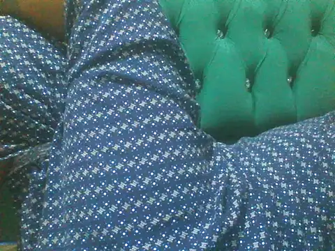 Snapshot of Sexy_Riri chatting on 11/15/25, 10:34 Sexy Riri online show from 11/15/25, 10:34