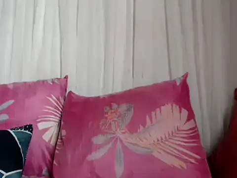 Snapshot of Freakyassnwildx chatting on 02/25/25, 01:06 Freakyassnwildx online show from 02/25/25, 01:06