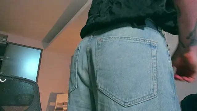 Samuel Andrew online show from 11/08/25, 04:23