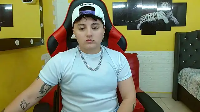 isabeautyx19 online show from 11/15/25, 03:04