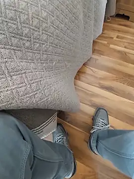 Snapshot of mia69x chatting on 11/15/25, 08:33 mia69x online show from 11/15/25, 08:33