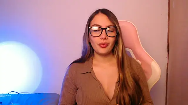 Snapshot of lalawhitte chatting on 10/14/25, 09:48 lalawhitte online show from 10/14/25, 09:48