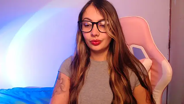 Snapshot of lalawhitte chatting on 10/17/25, 08:44 lalawhitte online show from 10/17/25, 08:44