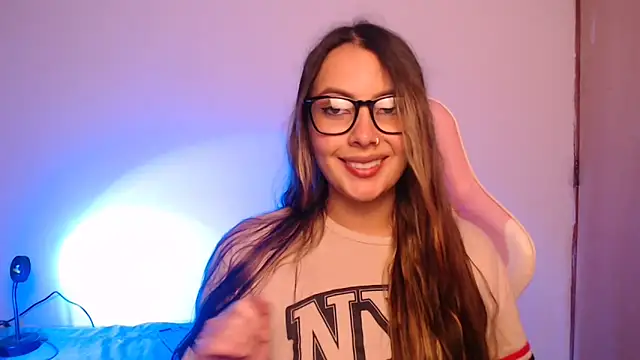 Snapshot of lalawhitte chatting on 10/28/25, 09:28 lalawhitte online show from 10/28/25, 09:28