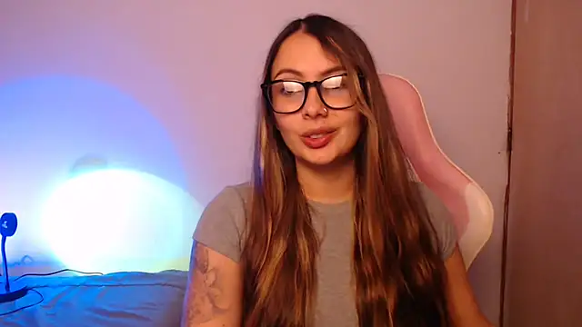 Snapshot of lalawhitte chatting on 10/29/25, 09:49 lalawhitte online show from 10/29/25, 09:49