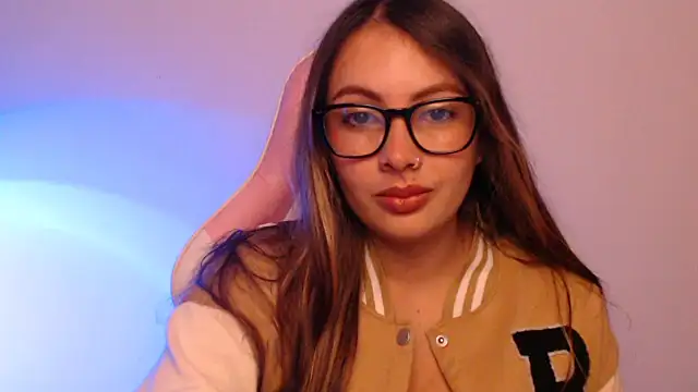 Snapshot of lalawhitte chatting on 11/13/25, 12:26 lalawhitte online show from 11/13/25, 12:26