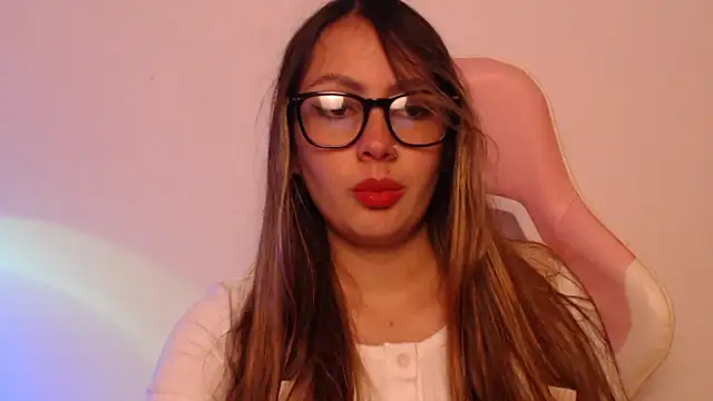 Snapshot of lalawhitte chatting on 11/24/25, 09:25 lalawhitte online show from 11/24/25, 09:25