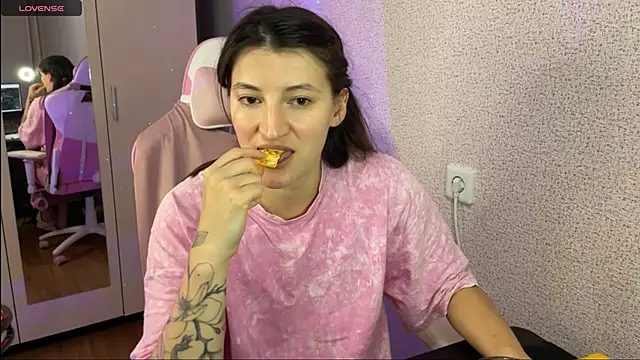 Katrin  kiss online show from 01/23/25, 08:35