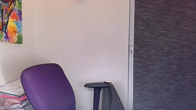 Snapshot of Mysteriouscouple77 chatting on 10/16/25, 07:26 Mysteriouscouple77 online show from 10/16/25, 07:26