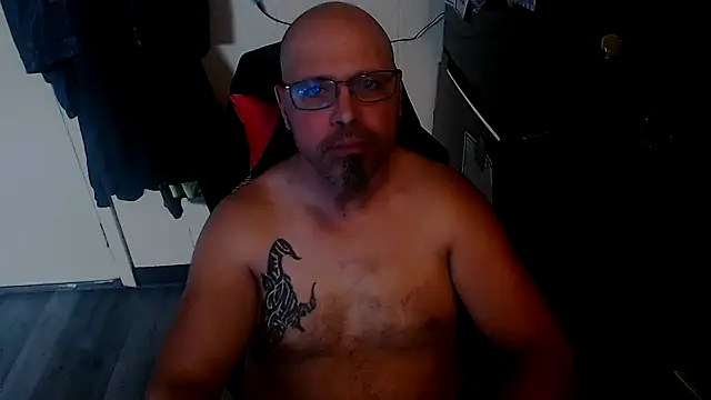 KrazyLegz online show from 10/19/25, 03:12