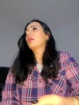 ReiyaRey online show from 10/23/25, 08:51