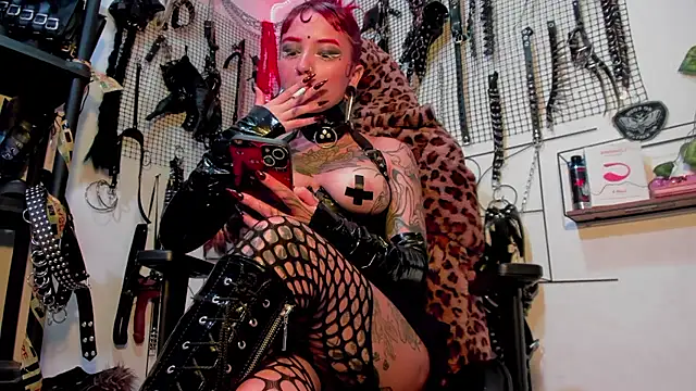 Snapshot of Agatha_BDSM chatting on 12/30/24, 10:23 Agatha BDSM online show from 12/30/24, 10:23