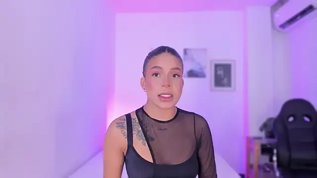 emelie 89 online show from 02/12/25, 11:51