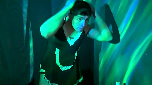 Snapshot of CloudyBoy_Toy chatting on 02/10/25, 08:00 CloudyBoy Toy online show from 02/10/25, 08:00