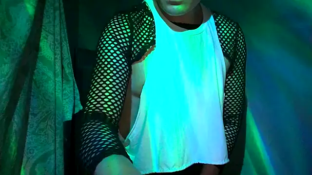 Snapshot of CloudyBoy_Toy chatting on 02/24/25, 07:33 CloudyBoy Toy online show from 02/24/25, 07:33