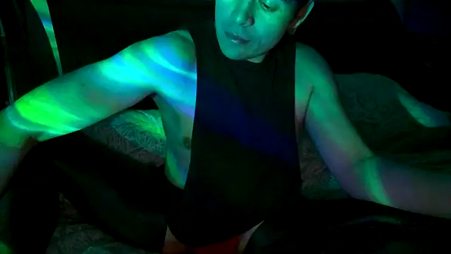 Snapshot of CloudyBoy_Toy chatting on 02/28/25, 05:04 CloudyBoy Toy online show from 02/28/25, 05:04