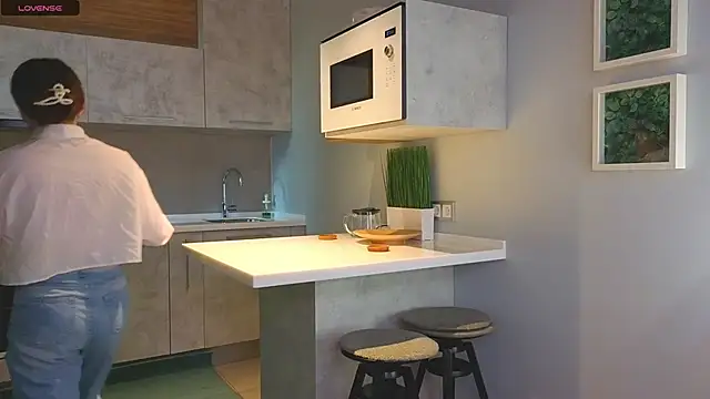 DonnaBurkee online show from 10/09/25, 04:10