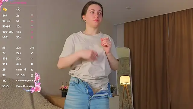 DonnaBurkee online show from 10/27/25, 04:49