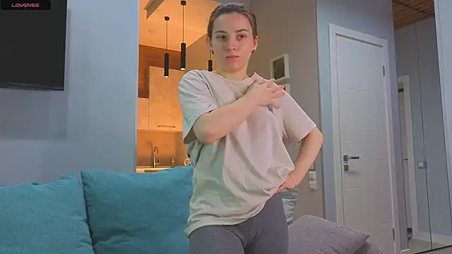 DonnaBurkee online show from 10/28/25, 04:05