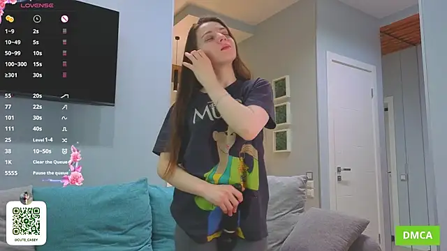 DonnaBurkee online show from 11/03/25, 05:42